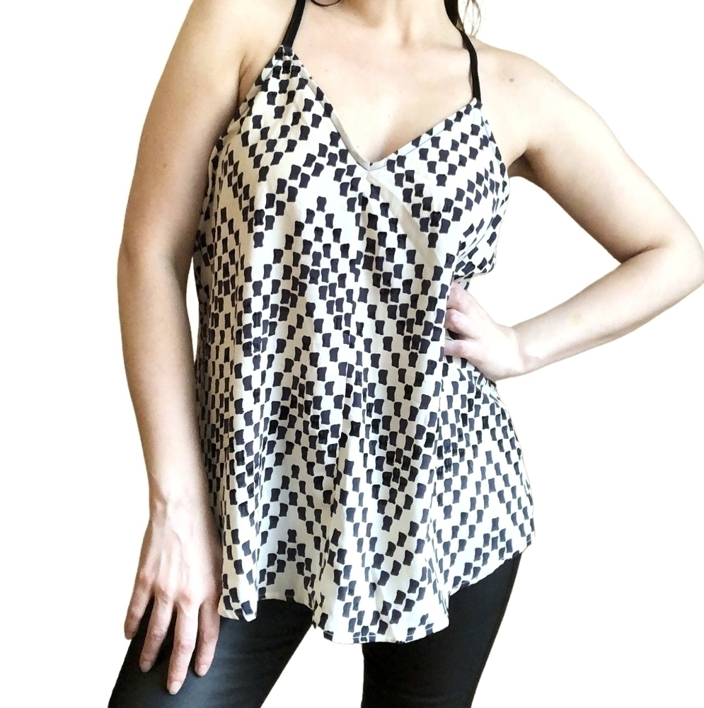 LoveStitch Womens Top Large White Tank Geometric Flowy V Neck Cami Blouse